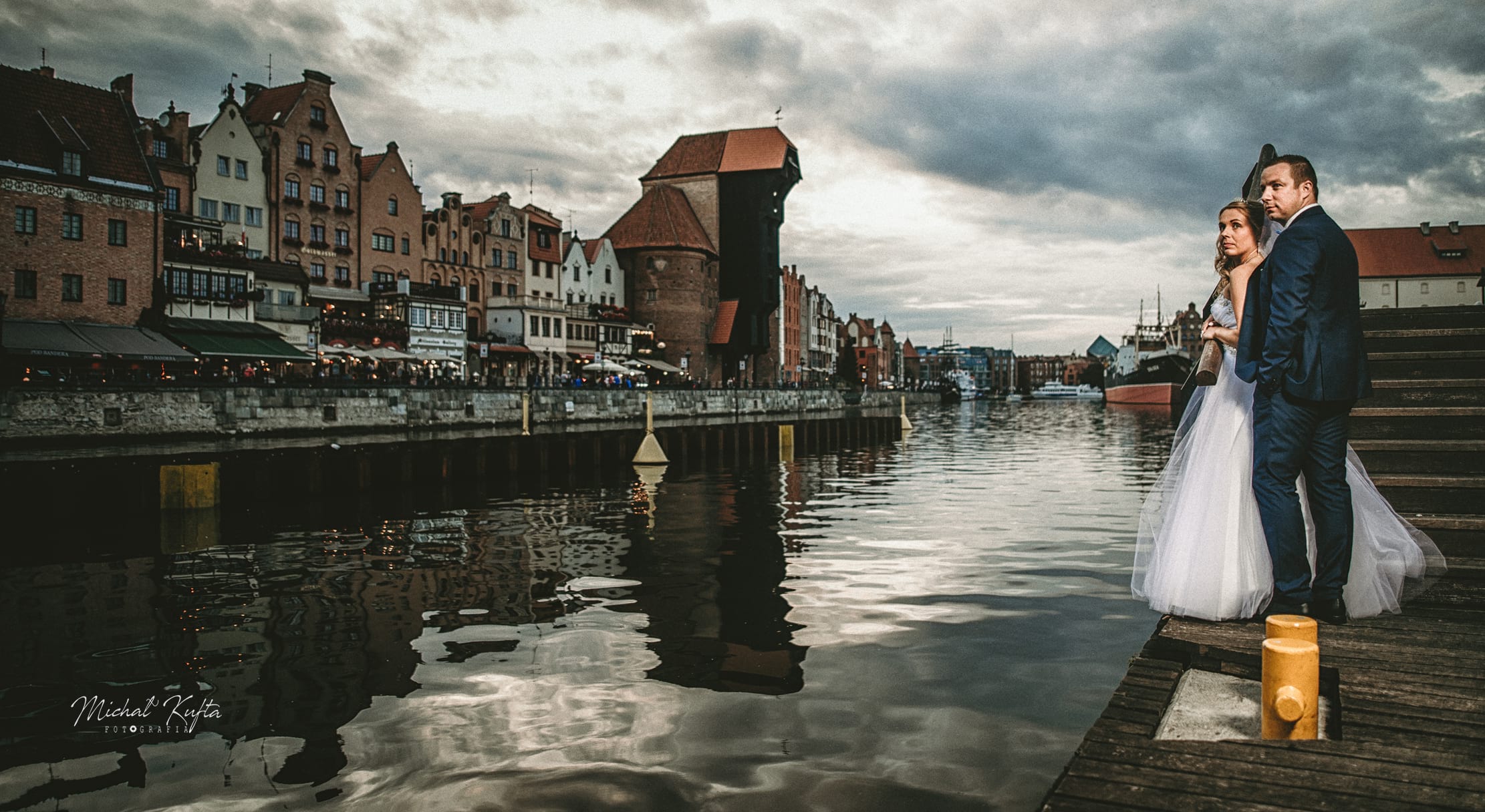 Plener ślubny nad wodą